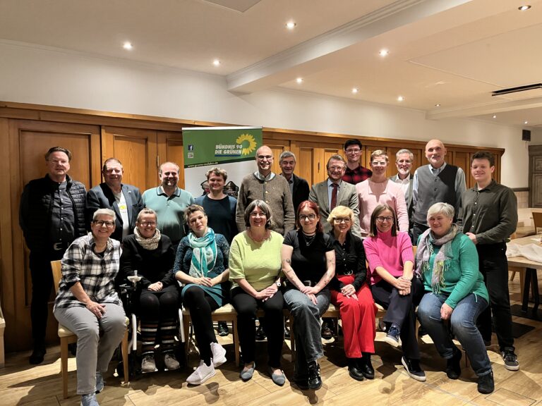 BÜNDNIS 90/DIE GRÜNEN Neufahrn präsentieren eine starke Kandidat:innenliste für die Kommunalwahl 2026